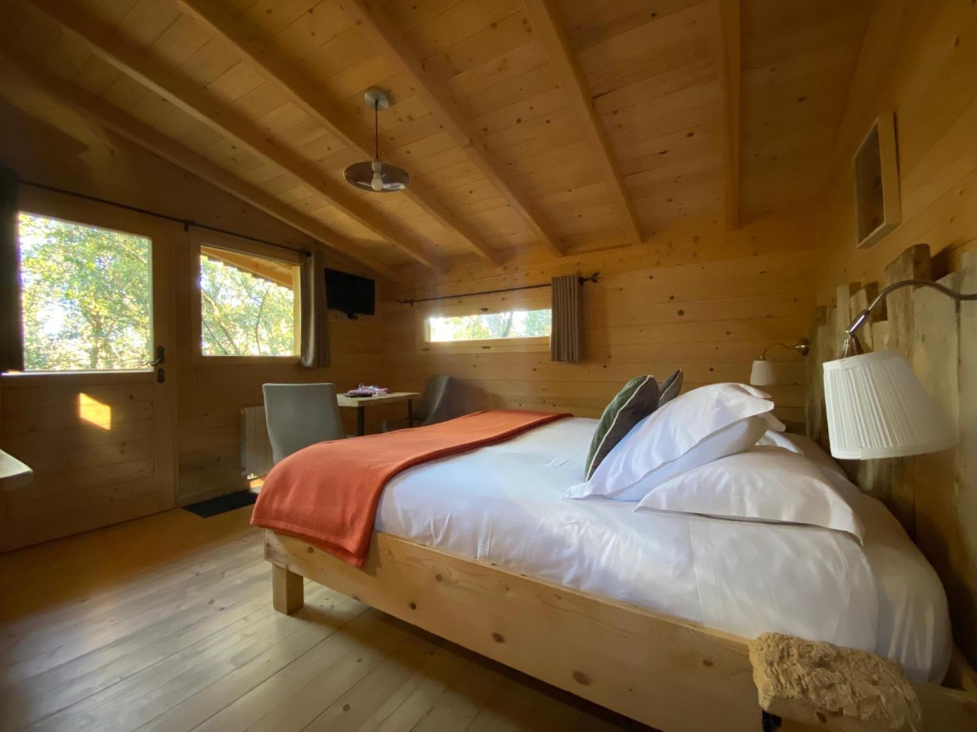 Les Cabanes Dans Les Bois Logis Hotel Villedubert Экстерьер фото