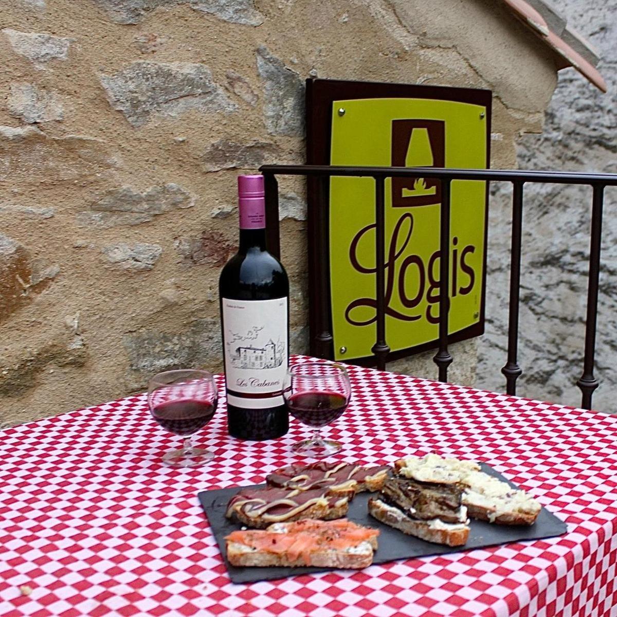 Les Cabanes Dans Les Bois Logis Hotel Villedubert Экстерьер фото